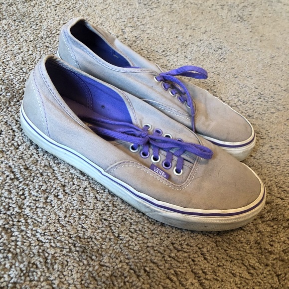 Vans - Picture 2 of 2